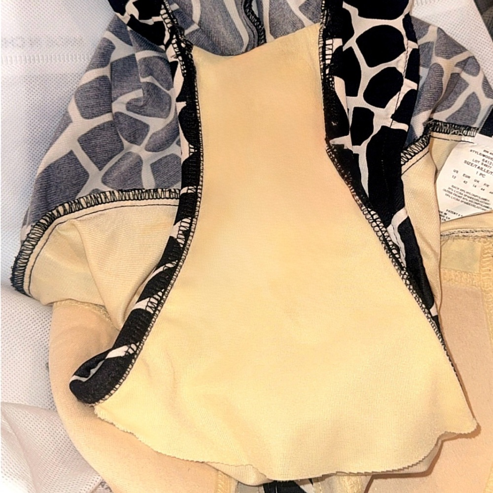 Miraclesuit Swimwear Sonatina Ruched Shirred One Piece Giraffe Print swimsuit 12 - Picture 7 of 10